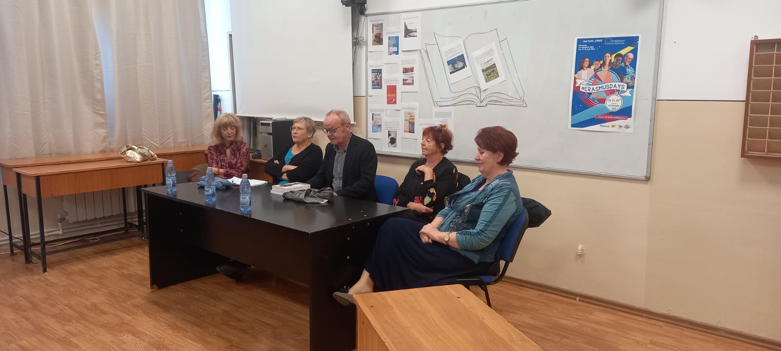 CONSTANŢA: Scriitorul francez Hervé BELLEC s-a întâlnit astăzi cu elevii Liceului Teoretic „Ovidius“