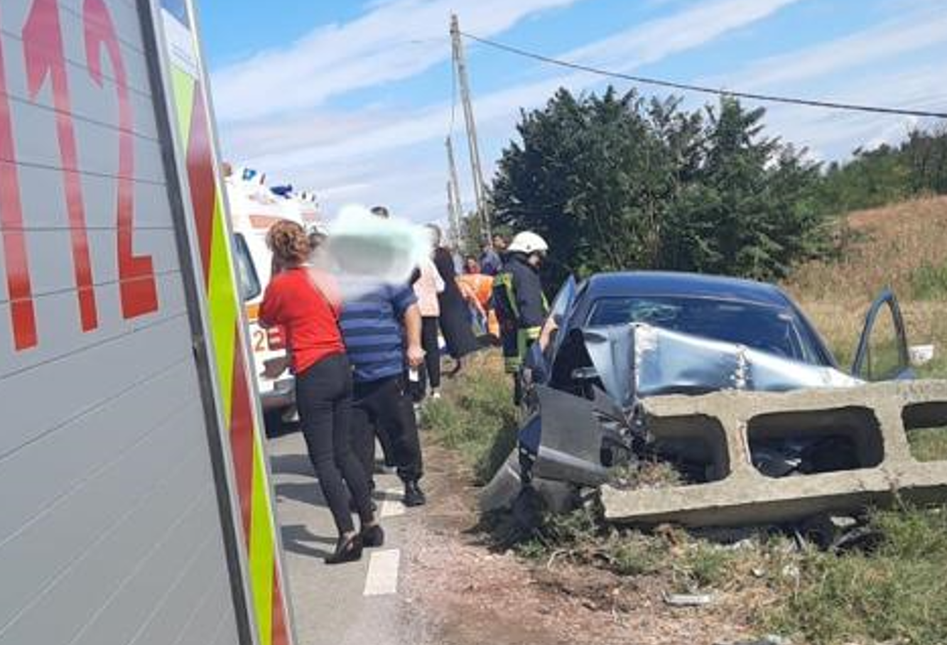 Județul TULCEA/FOTO: Accident rutier grav. Patru persoane au fost rănite