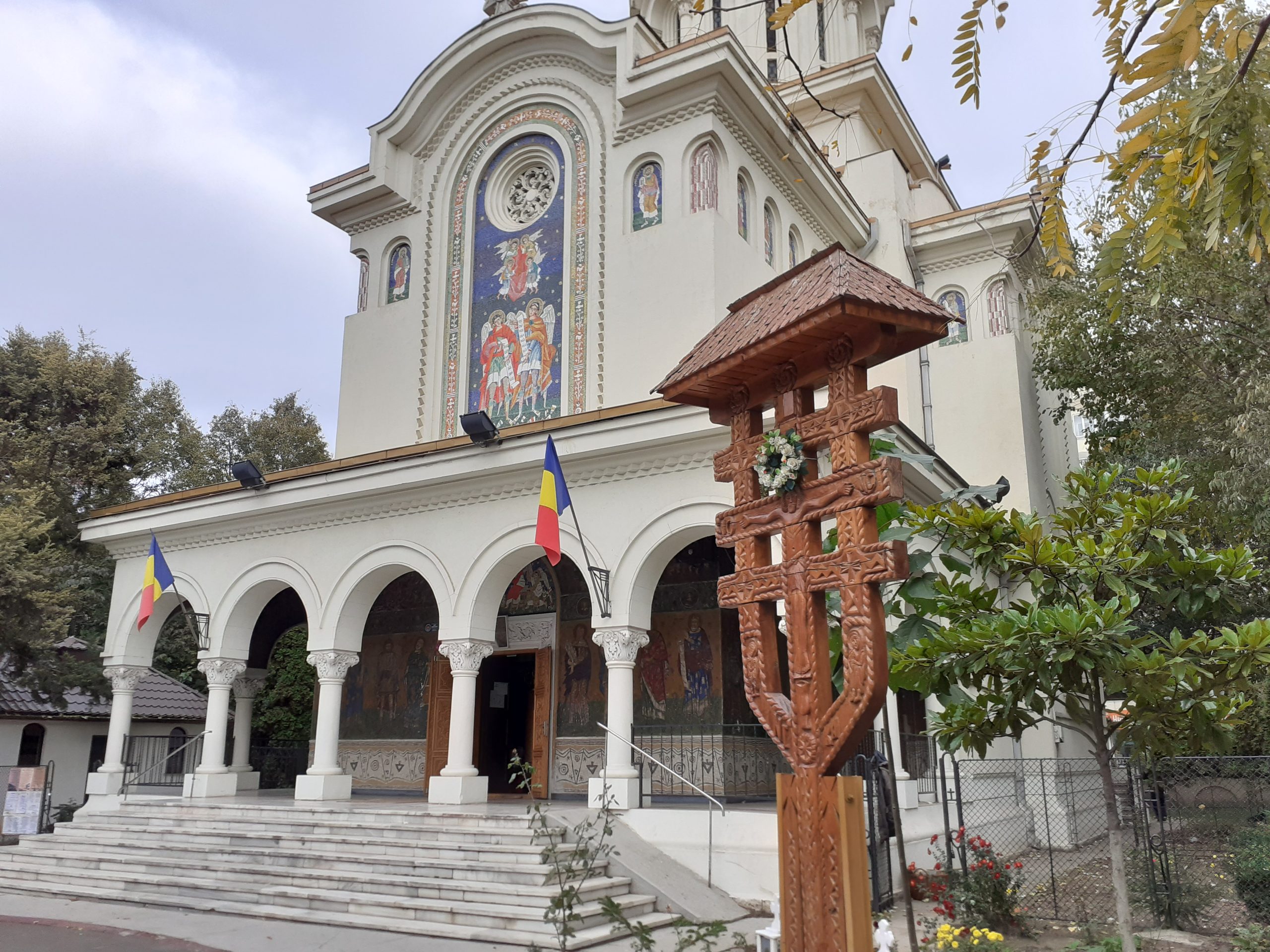 De Sfinţii Arhangheli Mihail şi Gavriil, aflăm povestea Capelei Militare, biserica ce le poartă numele