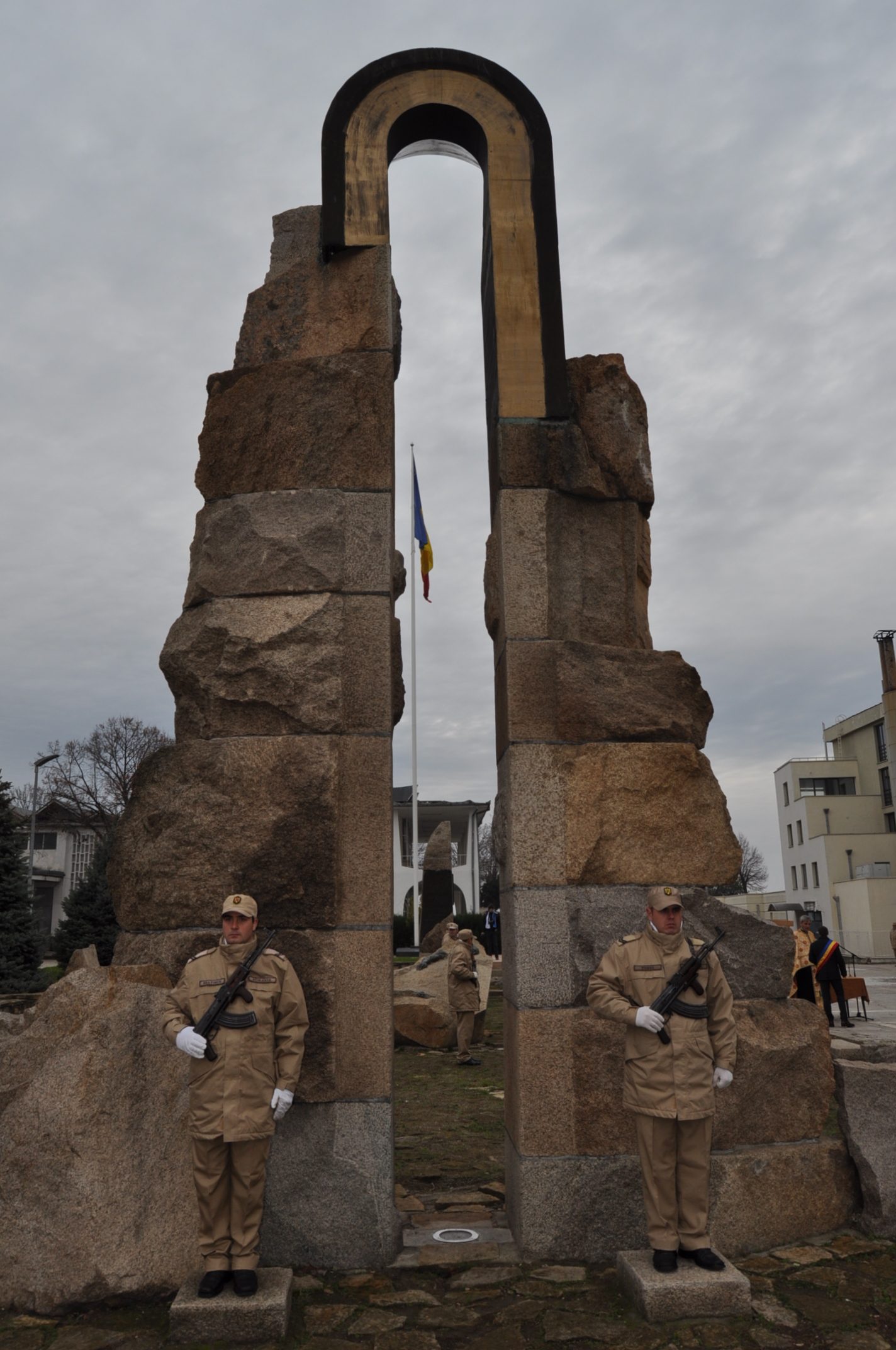 MANGALIA: Ziua Națională a României, sărbătorită cu onoruri militare. Nu lipsesc fasolea și cârnații