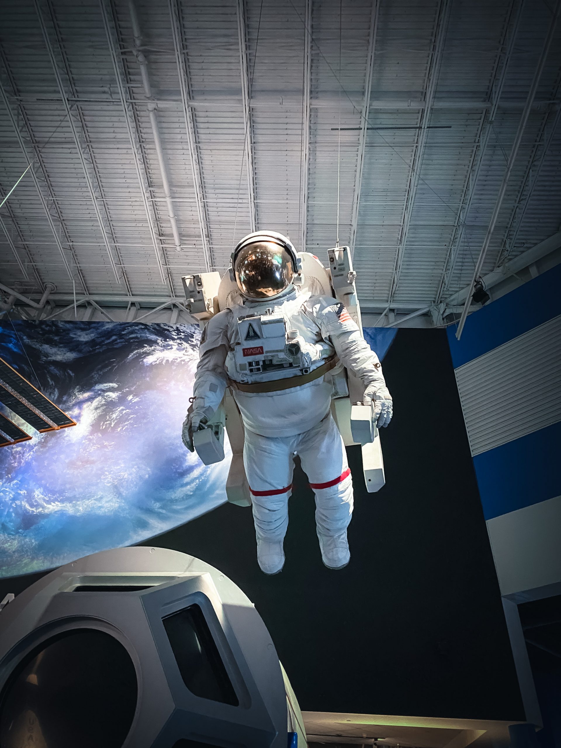 China lansează trei astronauţi către staţia sa orbitală în cadrul unei misiuni spaţiale istorice