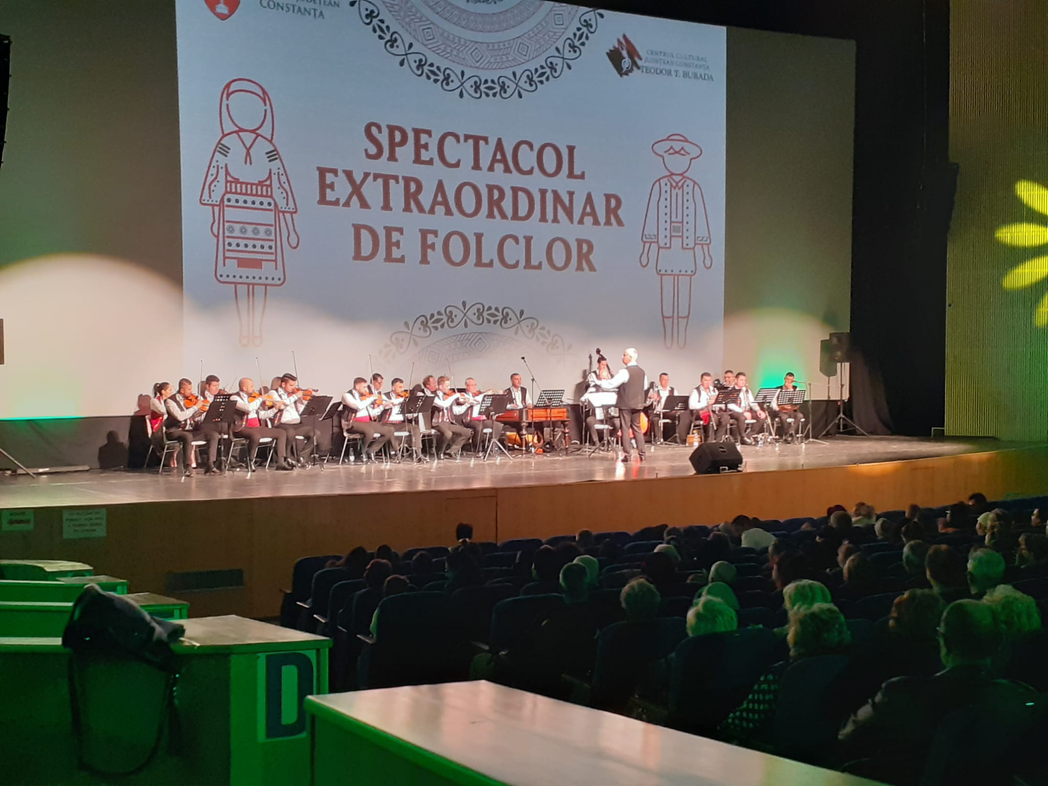 CONSTANŢA: Spectacol extraordinar de folclor, de Ziua Dobrogei