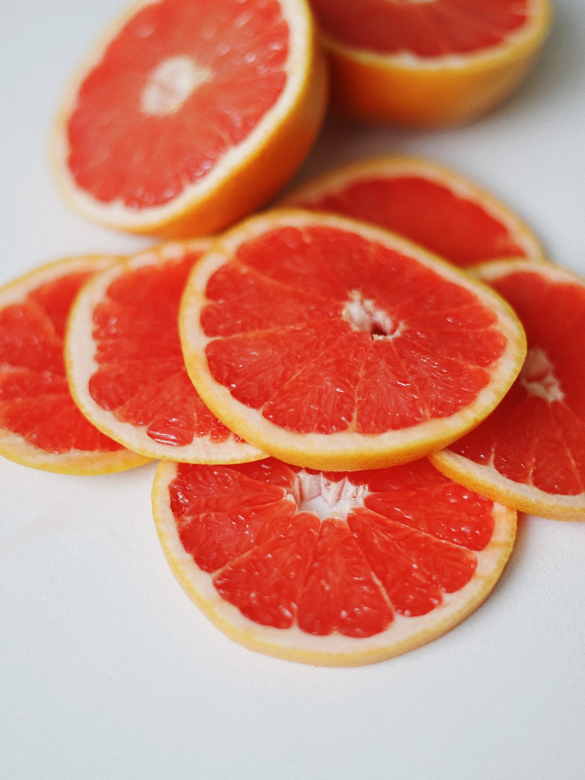 CONSTANȚA: Alertă alimentară! Grapefruit roșu retras de la comercializare din cauza depășirii valorilor admise de pesticide. Clienții sunt rugați să restituie produsele