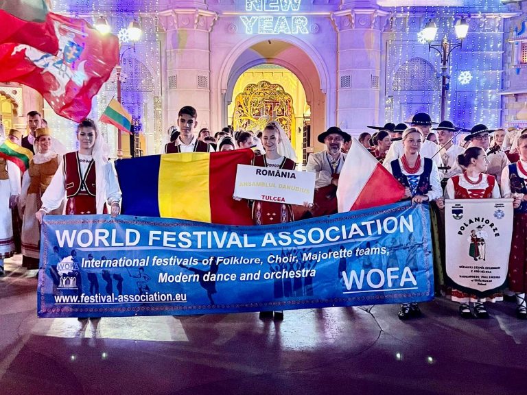 TULCEA: Ansamblul Danubius a reprezentat Dobrogea şi România la Festivalul Internațional de Muzică și Dans ”Magical Dubai”