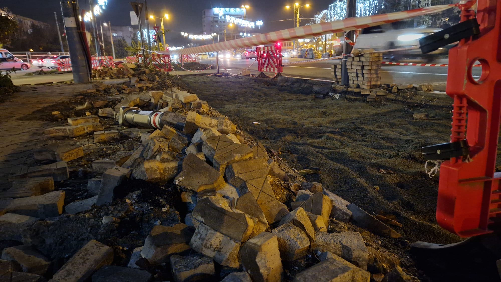 Constanța nu va scăpa foarte curând de șanțurile de pe străzi. Când ar trebui să fie gata lucrările de modernizare