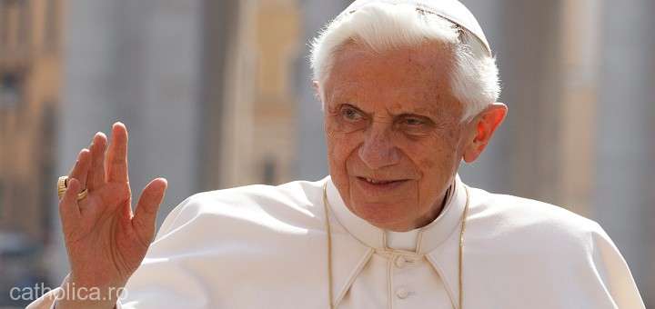 A murit Papa Benedict al XVI-lea