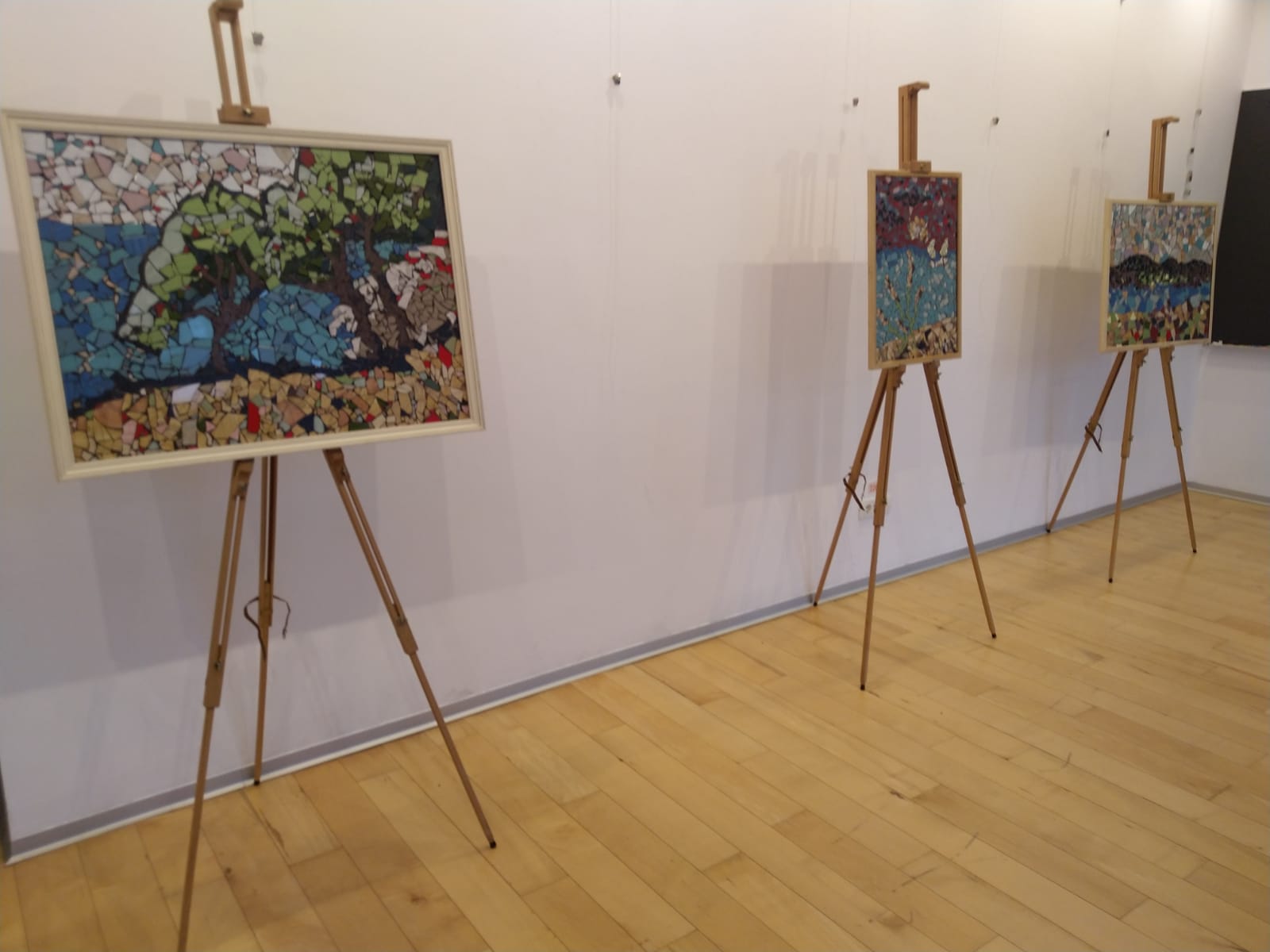 ”Peisajul dobrogean în arta decorativă” – expoziție la Centrul Multifuncțional Educativ pentru Tineret „Jean Constantin” din Constanța