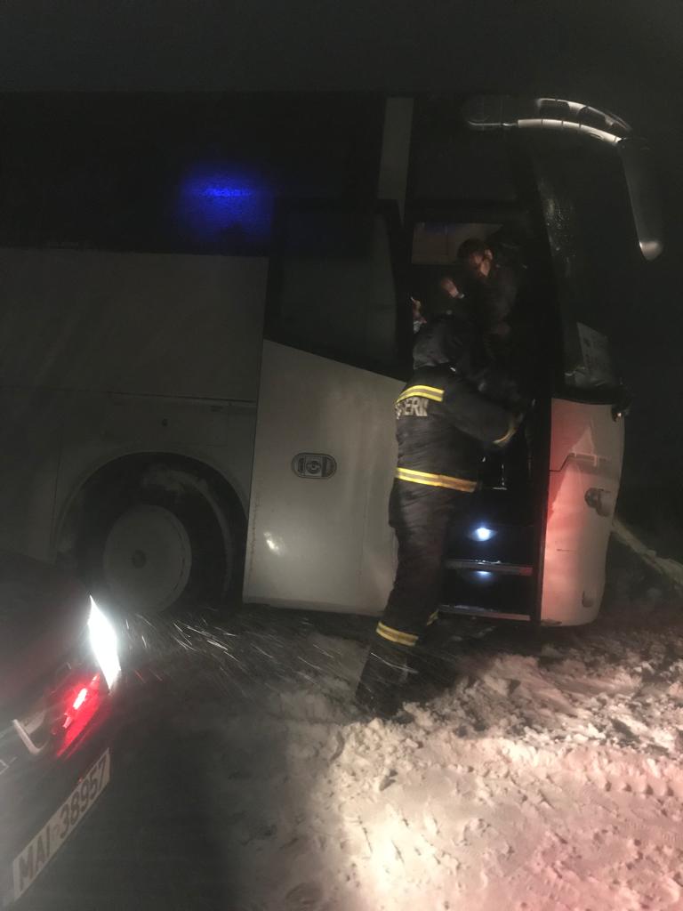 TULCEA: Autocar cu cetățeni ucraineni, ieșit din decor