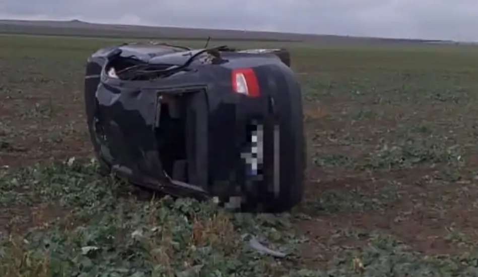 TULCEA: Un tânăr a condus drogat și s-a răsturnat cu mașina. O persoană a fost rănită