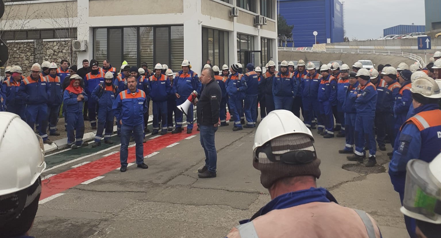MANGALIA: Scrisoare deschisă a sindicaliștilor de la Șantierul Naval. De ce protestează zilnic angajații Damen