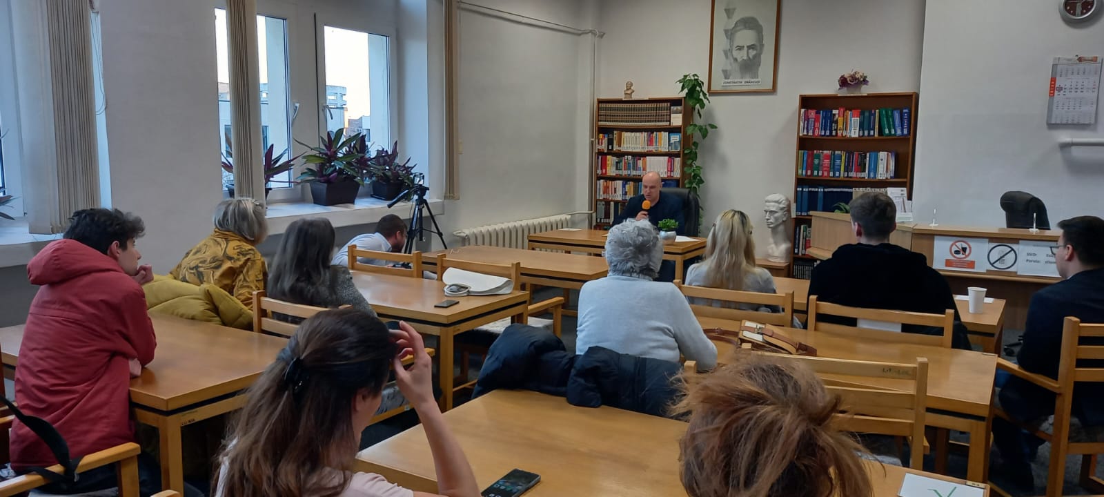 CONSTANŢA: Scriitorul Angelo Mitchievici, la conferinta cu titlul – „Caragiale și puterea clișeului”: „Cred că ne caracterizează un tip particular de absurd, absurdul românesc”