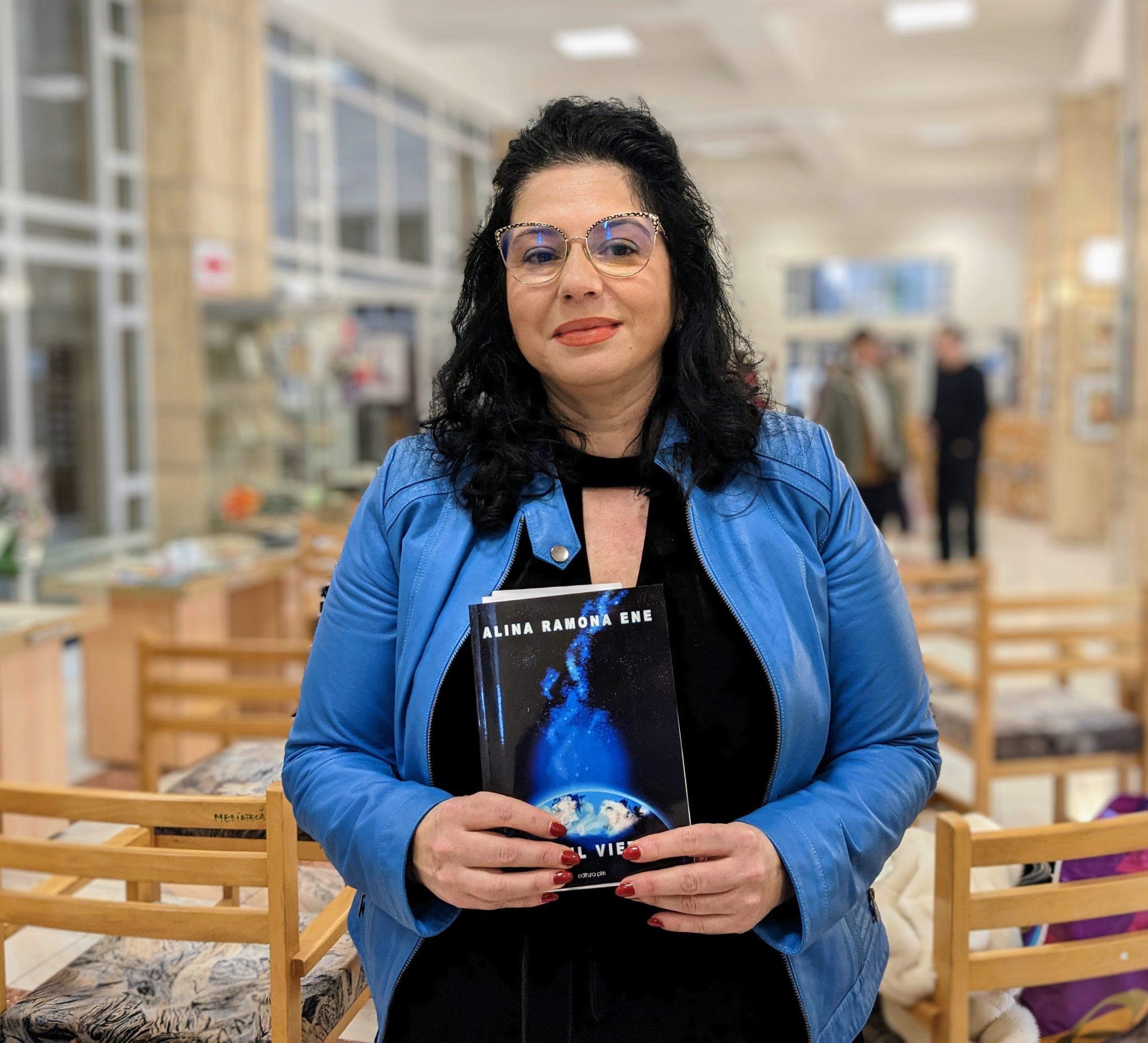Alina Ramona Ene și-a lansat volumul de poezie ”Codul Vieții”