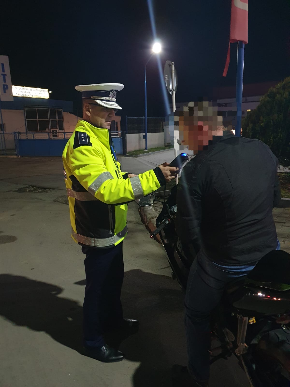 SULINA: Beat și fără permis, surprins de polițiști la volan