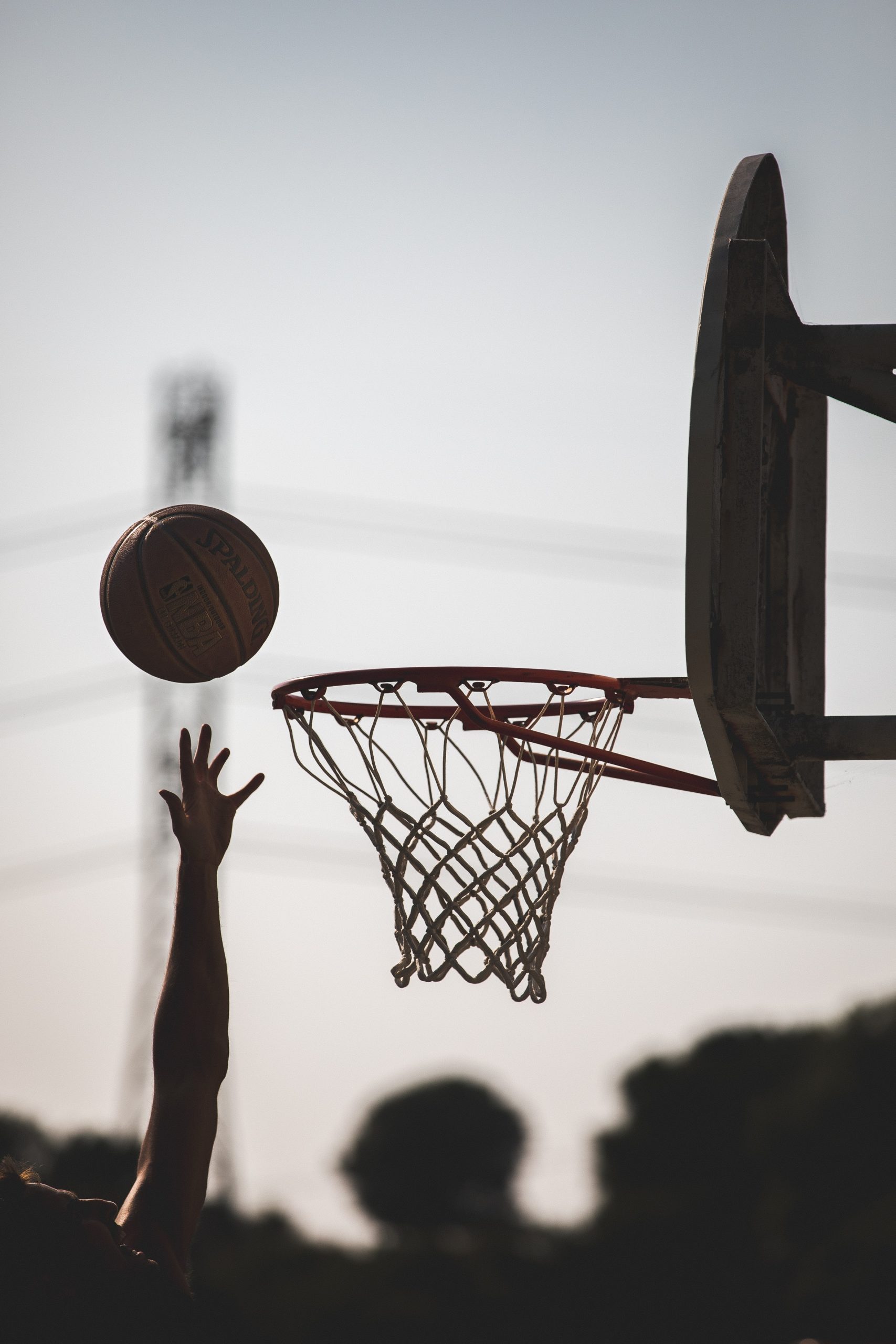 Dezbatere publică pe tema accesului pe terenurile de sport din curțile școlilor, în afara orelor | „Facem cel mai puţin sport din Uniunea Europeană, pentru că nu avem terenuri de sport lângă casă!“