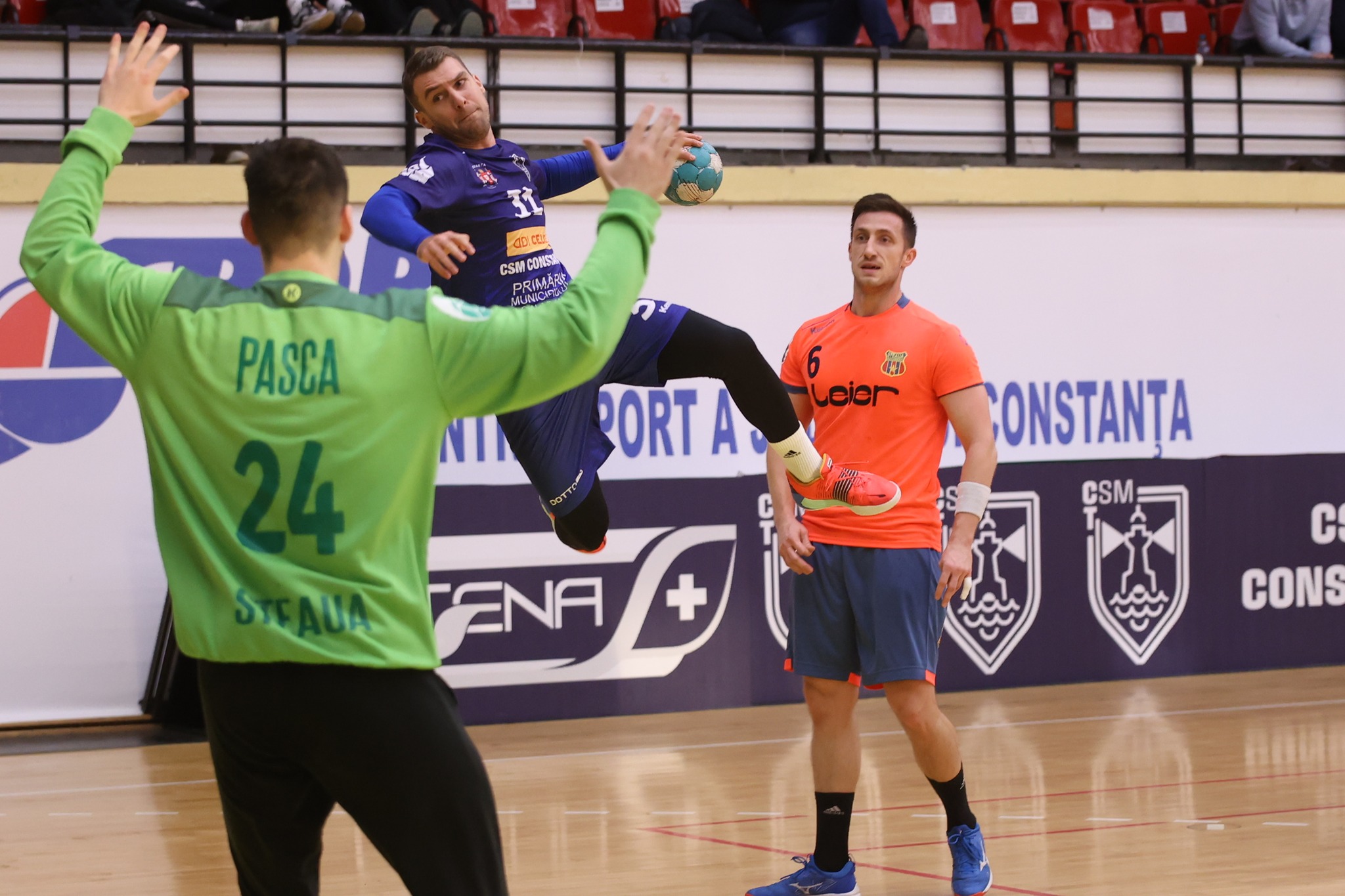 Handbaliștii de la CSM Constanța joacă mâine în deplasare cu CSM Oradea