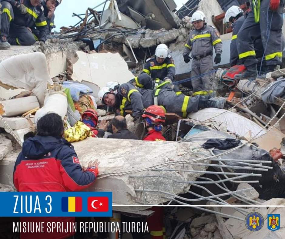 CUTREMUR ÎN TURCIA: 120 de salvatori români, cu 7 câini special antrenați, caută supraviețuitori