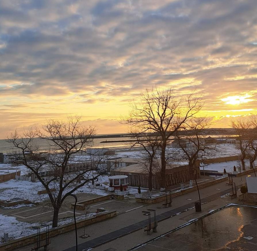 Vremea se va încălzi în Dobrogea și pe litoral, dar de sâmbătă revine gerul