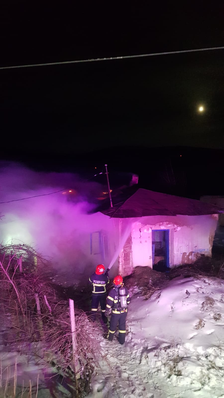 JUDEȚUL TULCEA: un bărbat a murit în incendiul care i-a cuprins casa