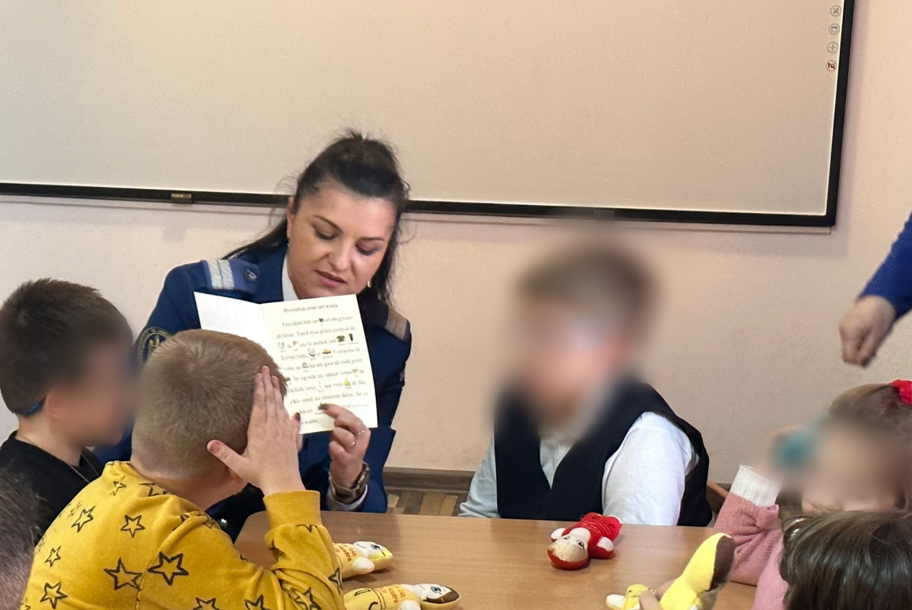Jandarmii tulceni au donat peste 150 de cărți, cu ocazia Zilei Naționale a Lecturii