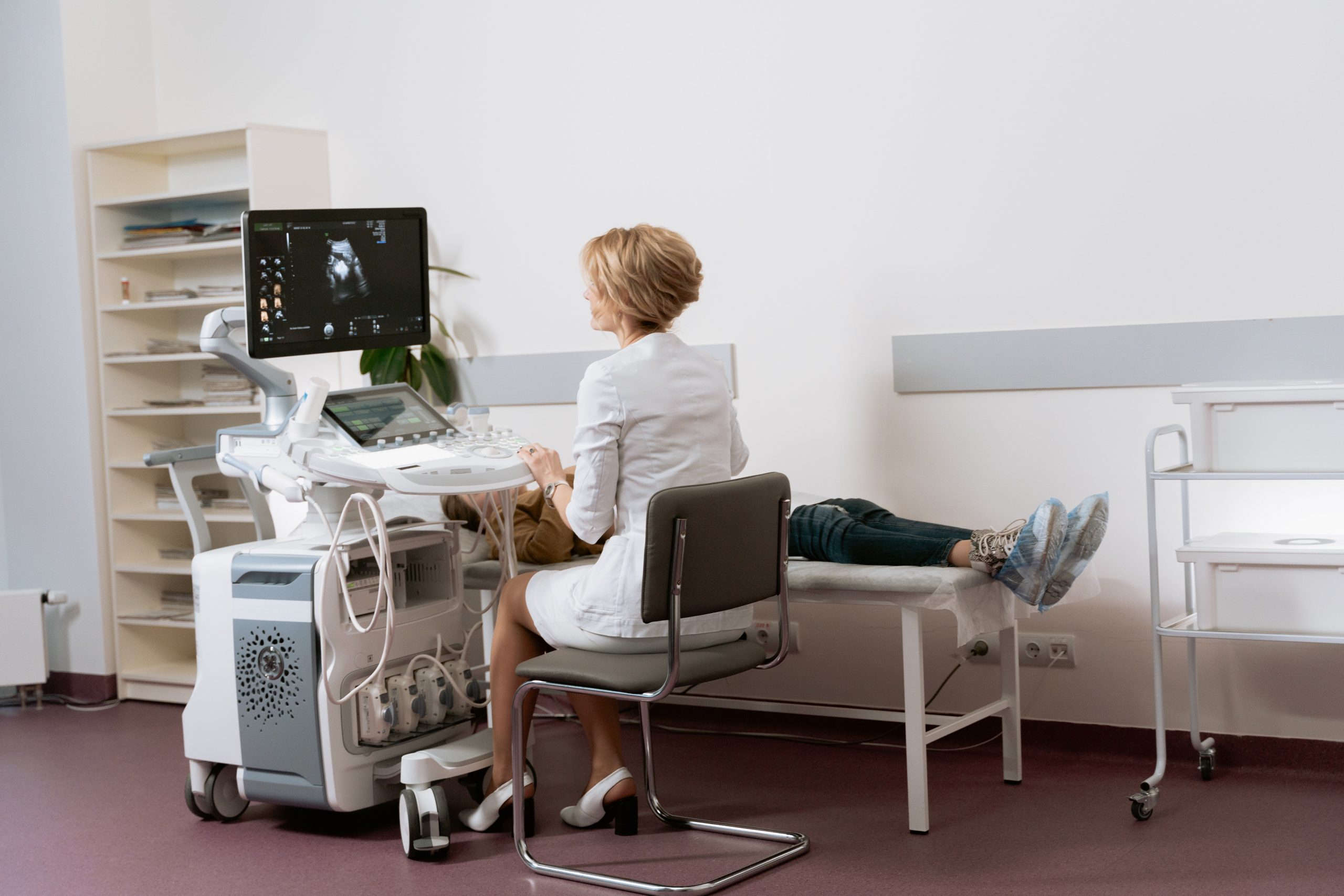 Investigații gratuite pentru depistarea cancerului de col la Valu lui Traian