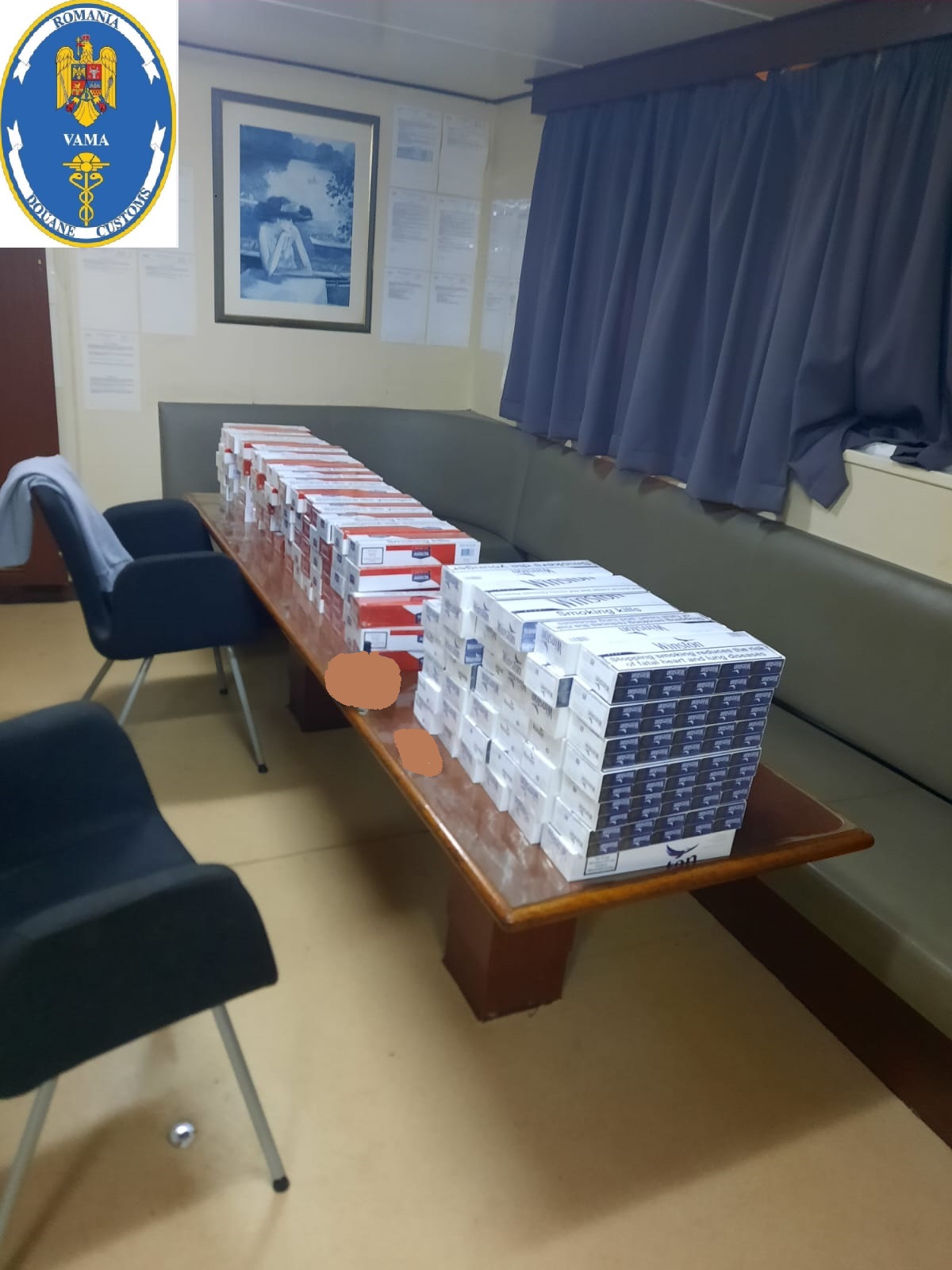SULINA: Mii de țigări nedeclarate, confiscate de vameși de pe o navă sub pavilion Turcia