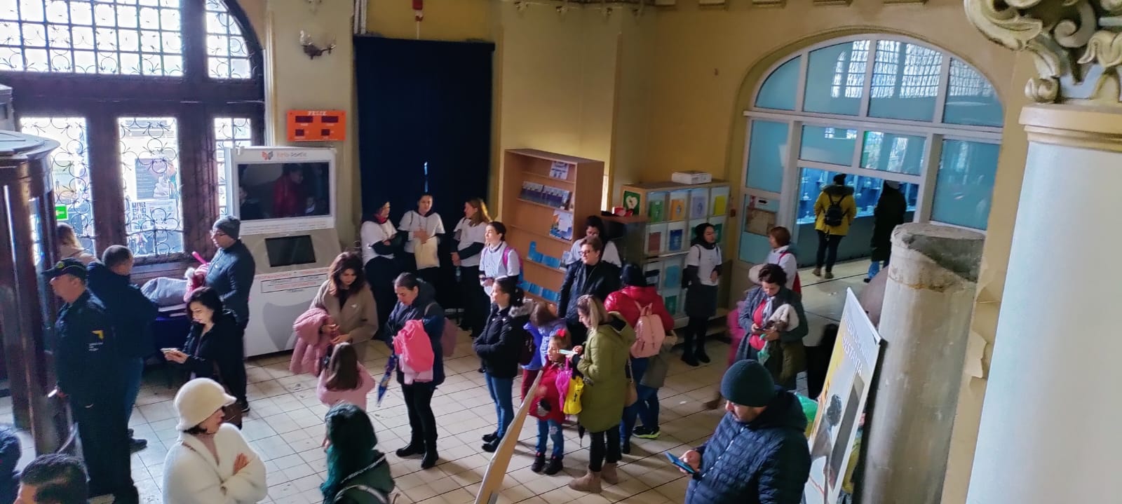 CONSTANȚA: „Căpăcel cu căpăcel mai salvăm un suflețel” – activitate caritabilă