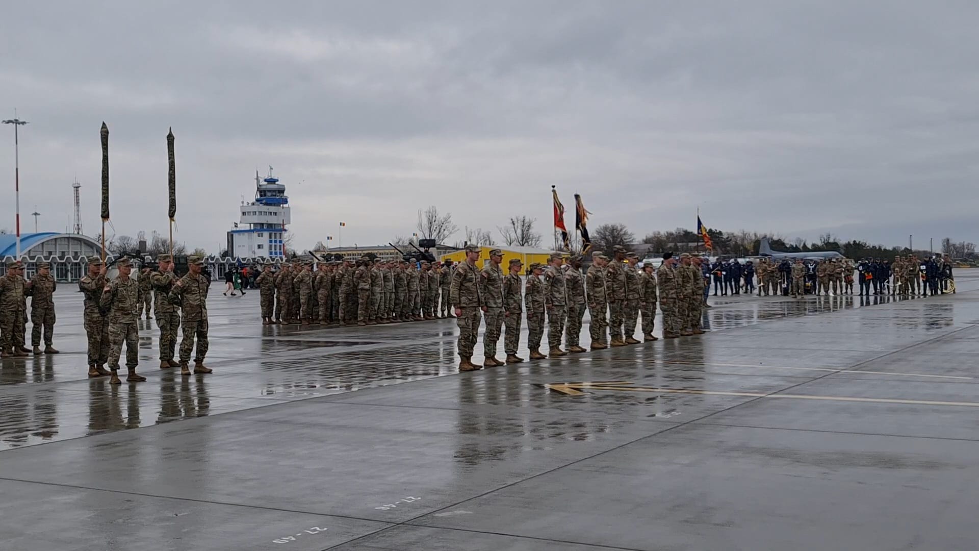 Ceremonie de rotire a forțelor americane în Baza „Mihail Kogălniceanu”