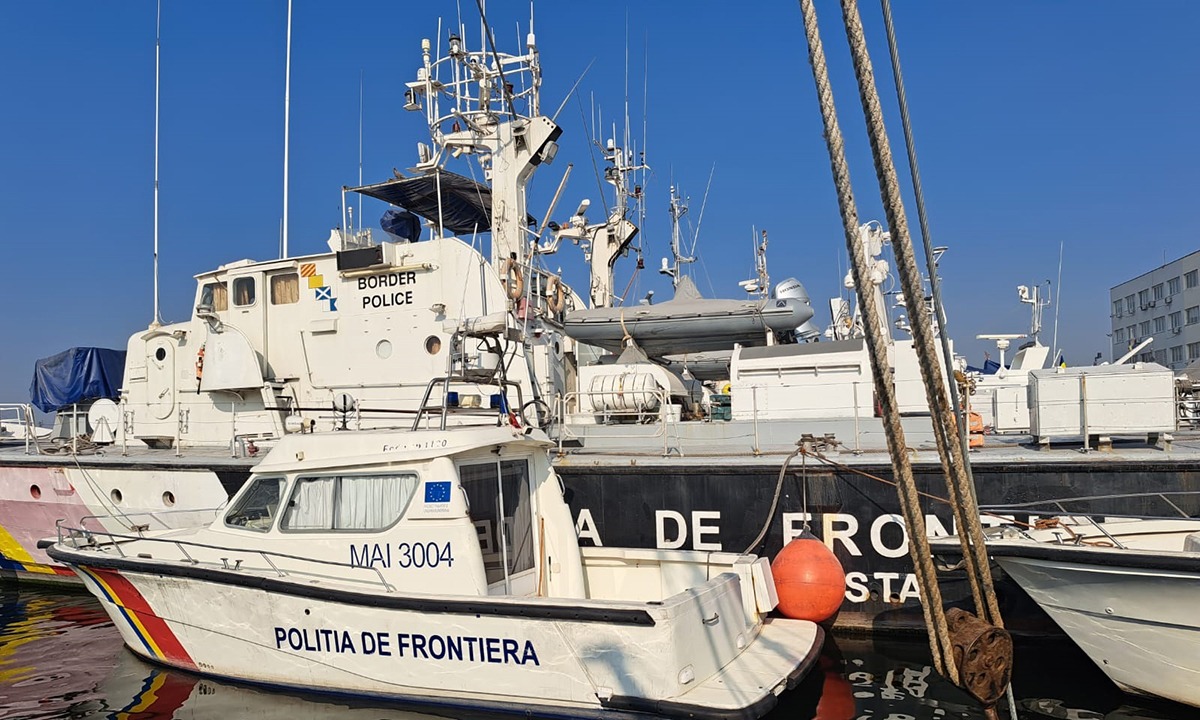 VIDEO: Trei pescadoare bulgărești au fost depistate de Poliția de Frontieră la braconat pe Marea Neagră