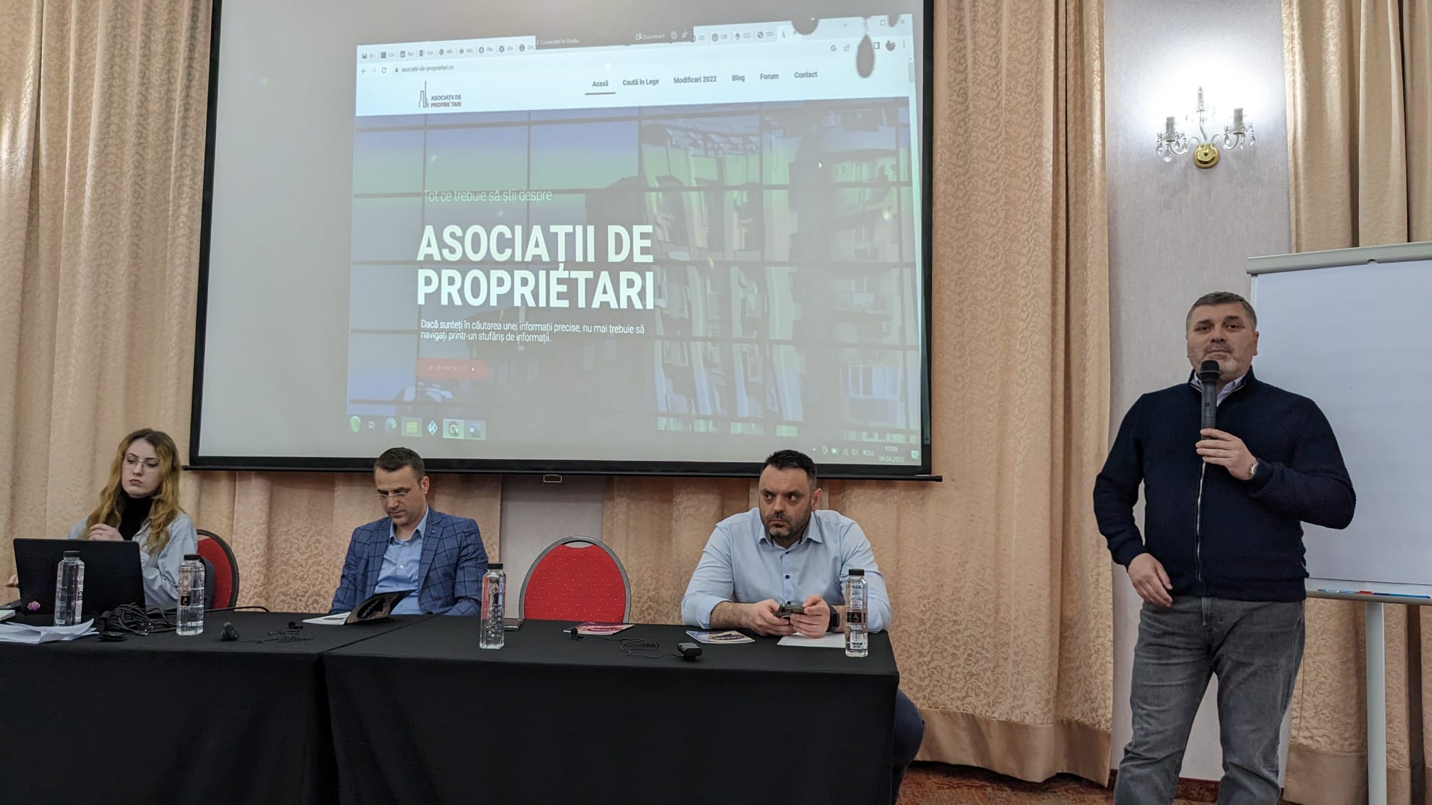 CONSTANŢA: USR a organizat o dezbatere privind modificările Legii asociațiilor de proprietari