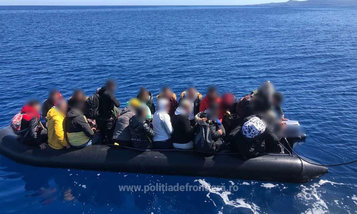 VIDEO: Migranți salvați de Garda de Coastă din România în apele Mării Mediterane