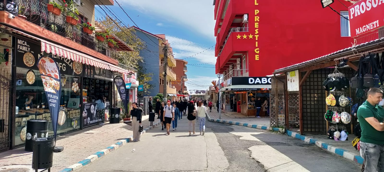 COSTINEȘTI: Ce părere au turiștii despre prețurile practicate în stațiune