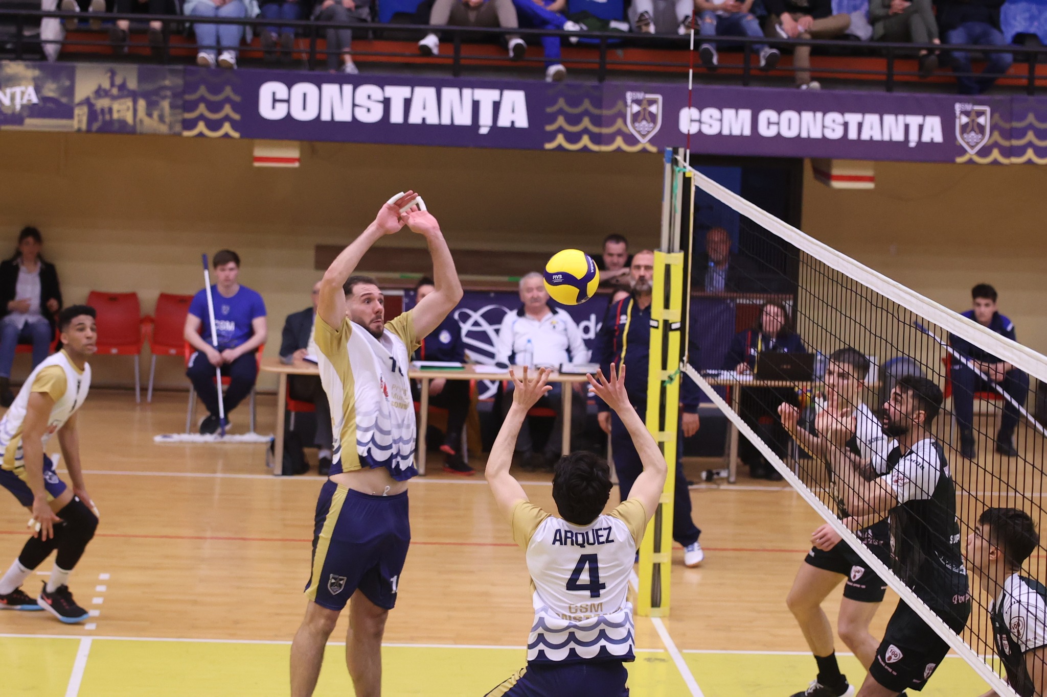 CSM Constanța joacă pentru locul 7 în Divizia A1 de volei masculin