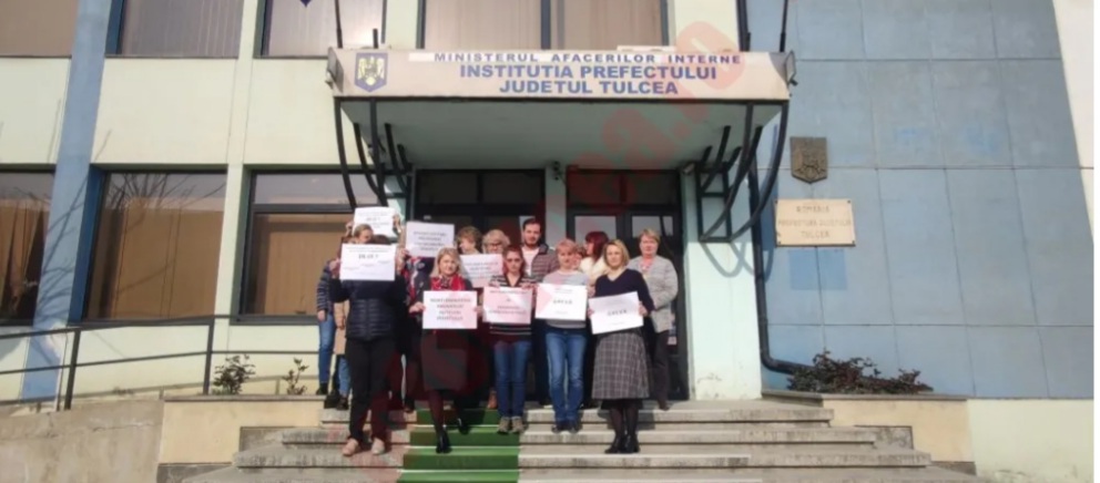 O parte a angajaților Prefecturii Tulcea a intrat în grevă