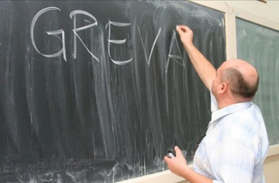 Greva generală din învăţământ continuă
