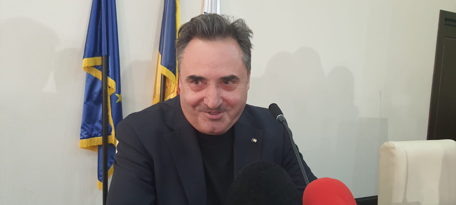 Preşedintele Consiliului Judeţean Constanţa, Mihai Lupu, anunţă că acuzaţia de luare de mită i-a fost clasată de DNA