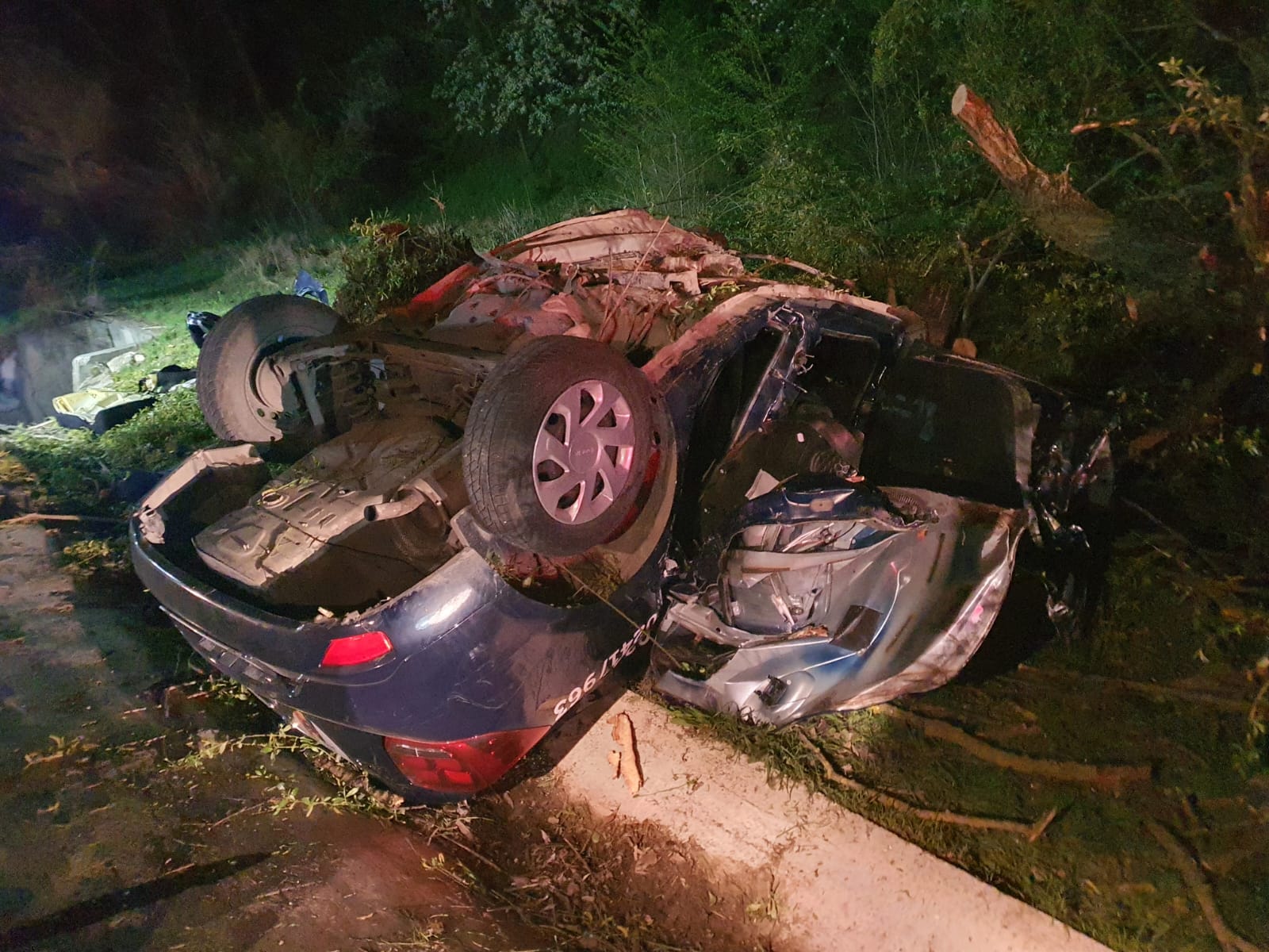 CERNAVODĂ/FOTO: Un tânăr de 20 ani a decedat într-un grav accident. Alte două persoane au ajuns la spital