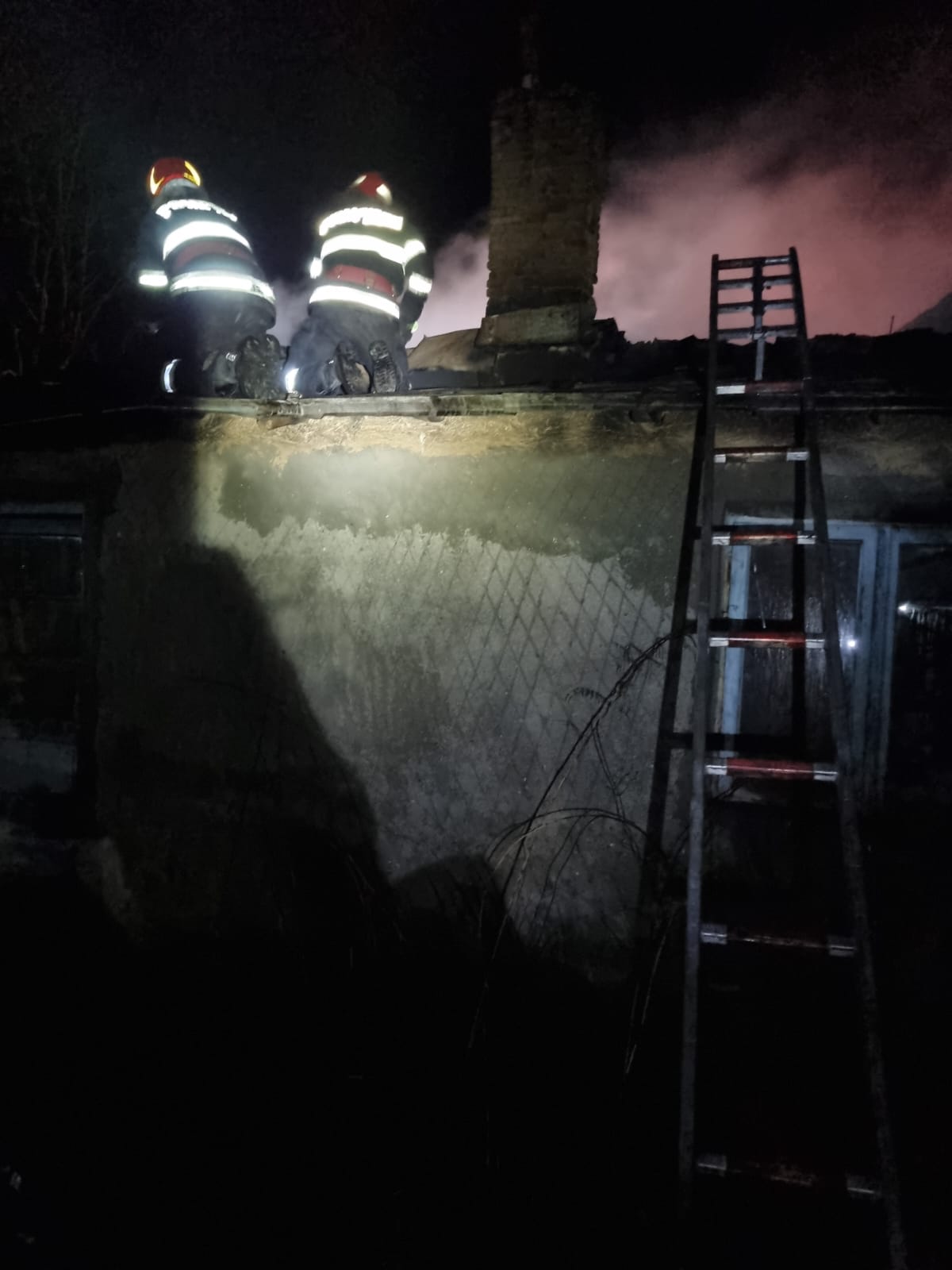 FOTO/Județul TULCEA: Casă distrusă de un incendiu