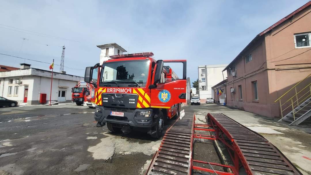 CONSTANŢA: O nouă autospecială de intervenție a intrat în dotarea pompierilor militari
