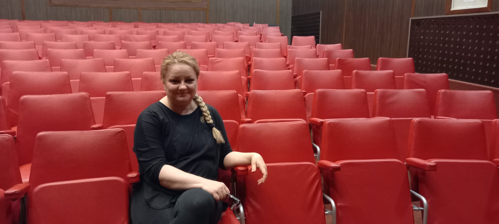 INTERVIU | Actrița Teatrului pentru Copii și Tineret Căluțul de Mare, Clara Ghiuvelechian: „Pentru mine teatrul e viață!“