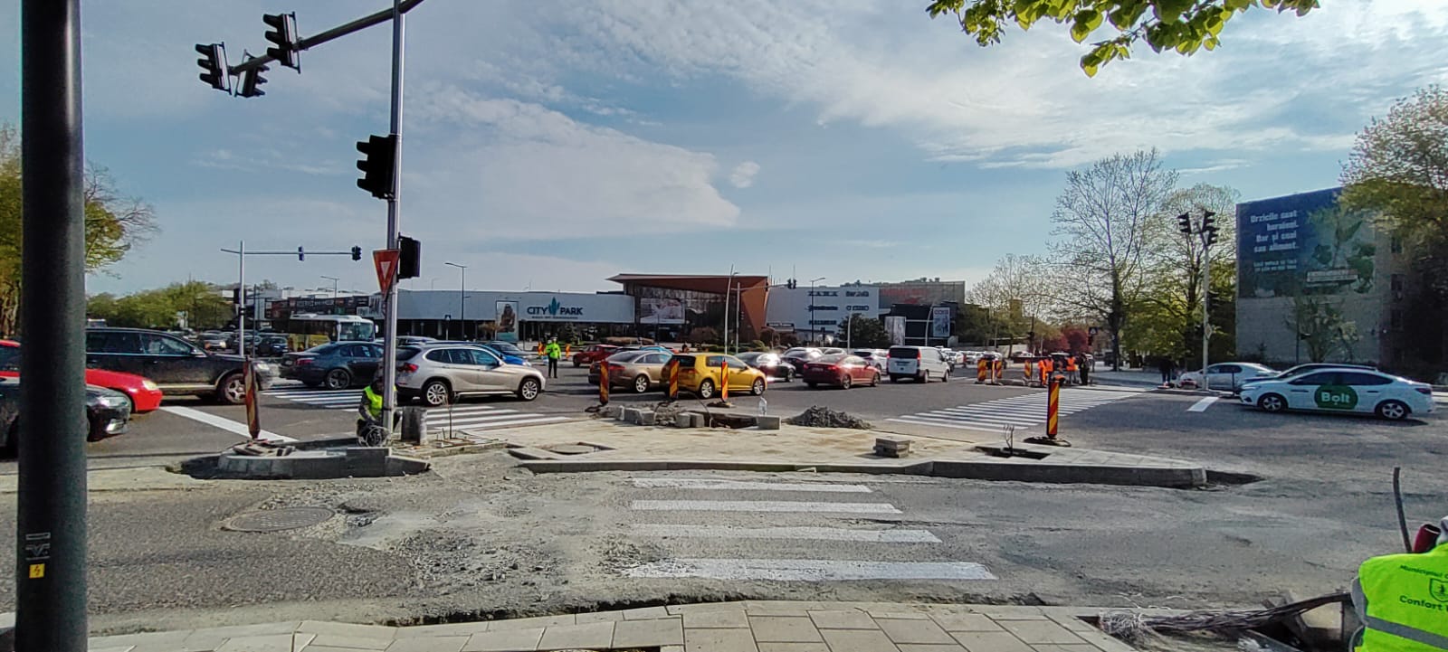 CONSTANȚA: Reconfigurarea intersecției Lăpușneanu – Soveja din zona mall-ului, gata până în weekend, când va porni și semaforul