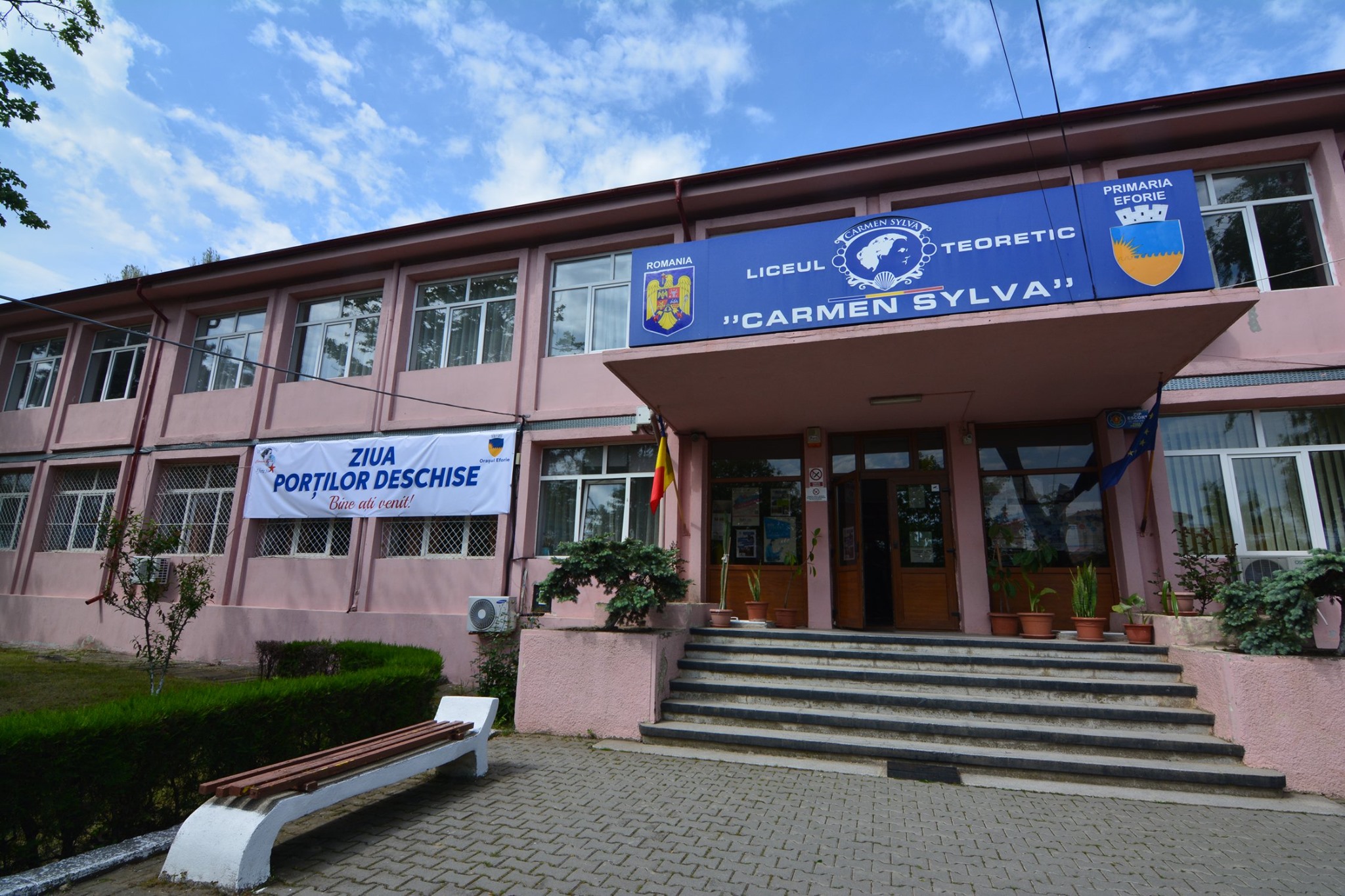 Puțini absolvenți ai specializării Turism de la Liceul Teoretic „Carmen Sylva”, din Eforie Sud, se angajează în HORECA. Care este motivul