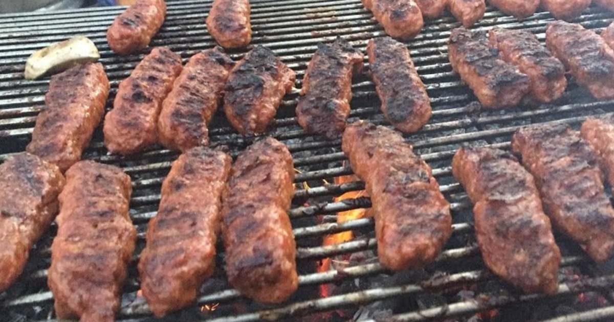 Ziua Internațională a Muncii, sărbătorită tradițional cu grătare încinse, mici și bere