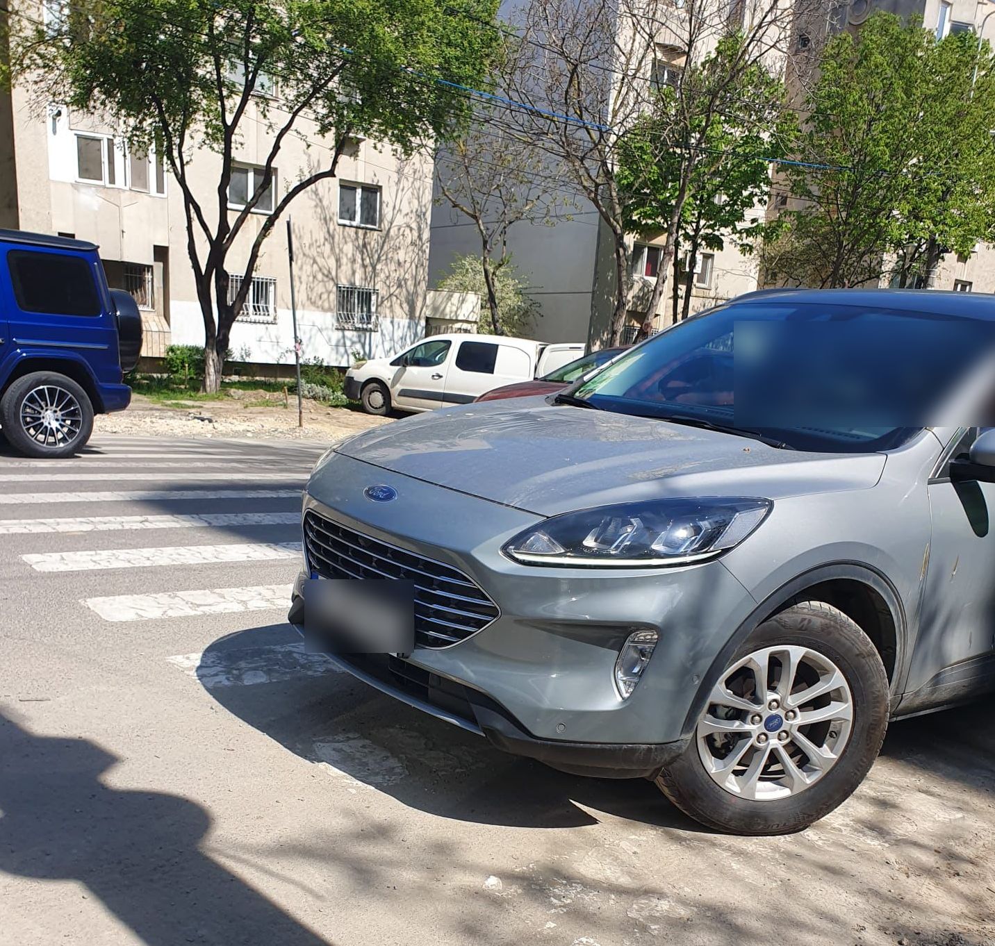 CONSTANȚA: Peste 100 de șoferi amendați într-o singură zi pentru parcări neregulamentare. 8 autoturisme ridicate