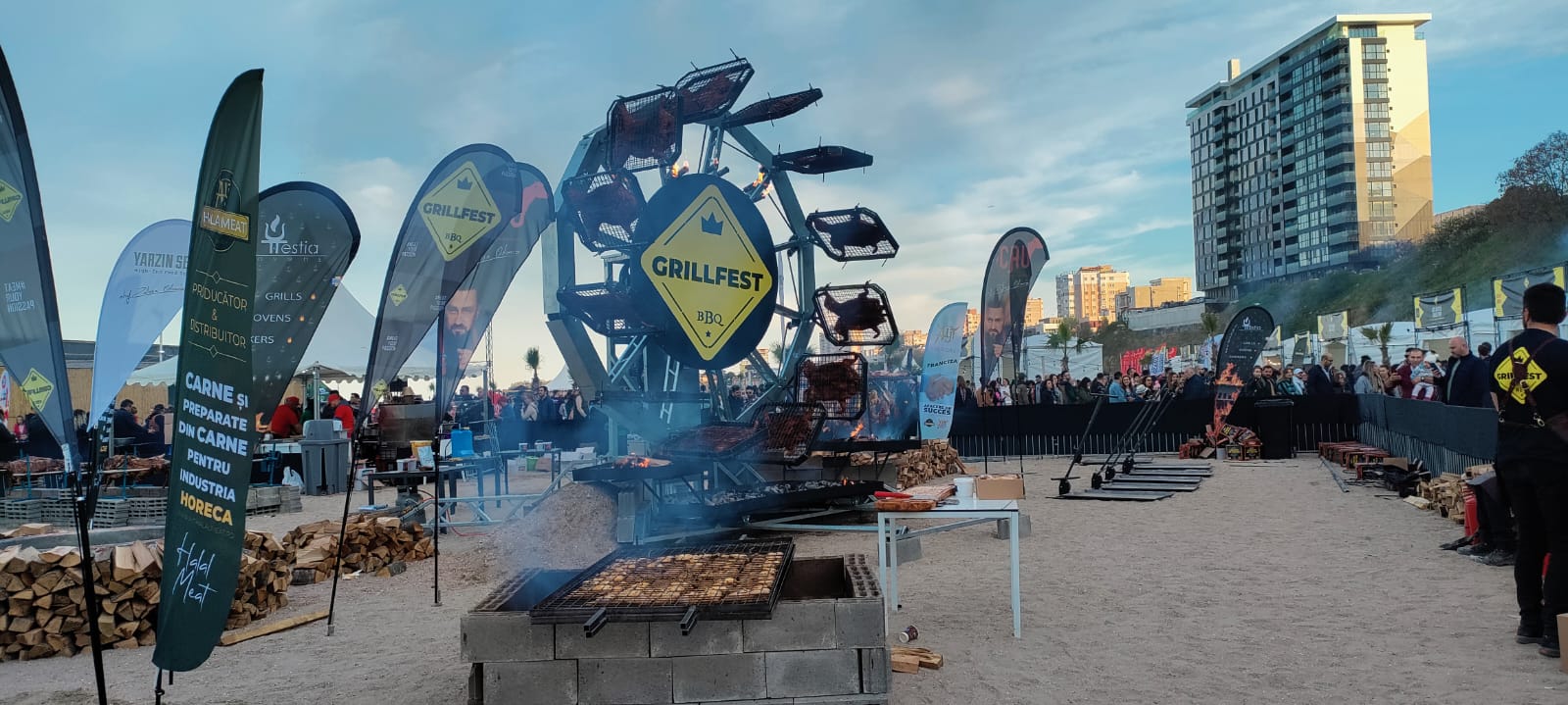 Festivalurile de muzică, dar și cele gastronomice au atras zeci de mii de turiști pe litoral