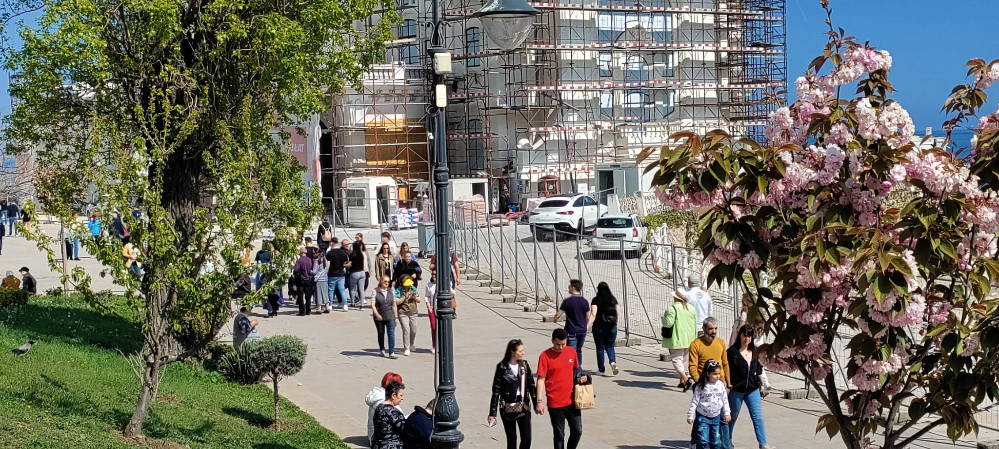 CONSTANȚA: Faleza Cazinoului și plaja Modern, preferate pentru plimbare de 1 Mai