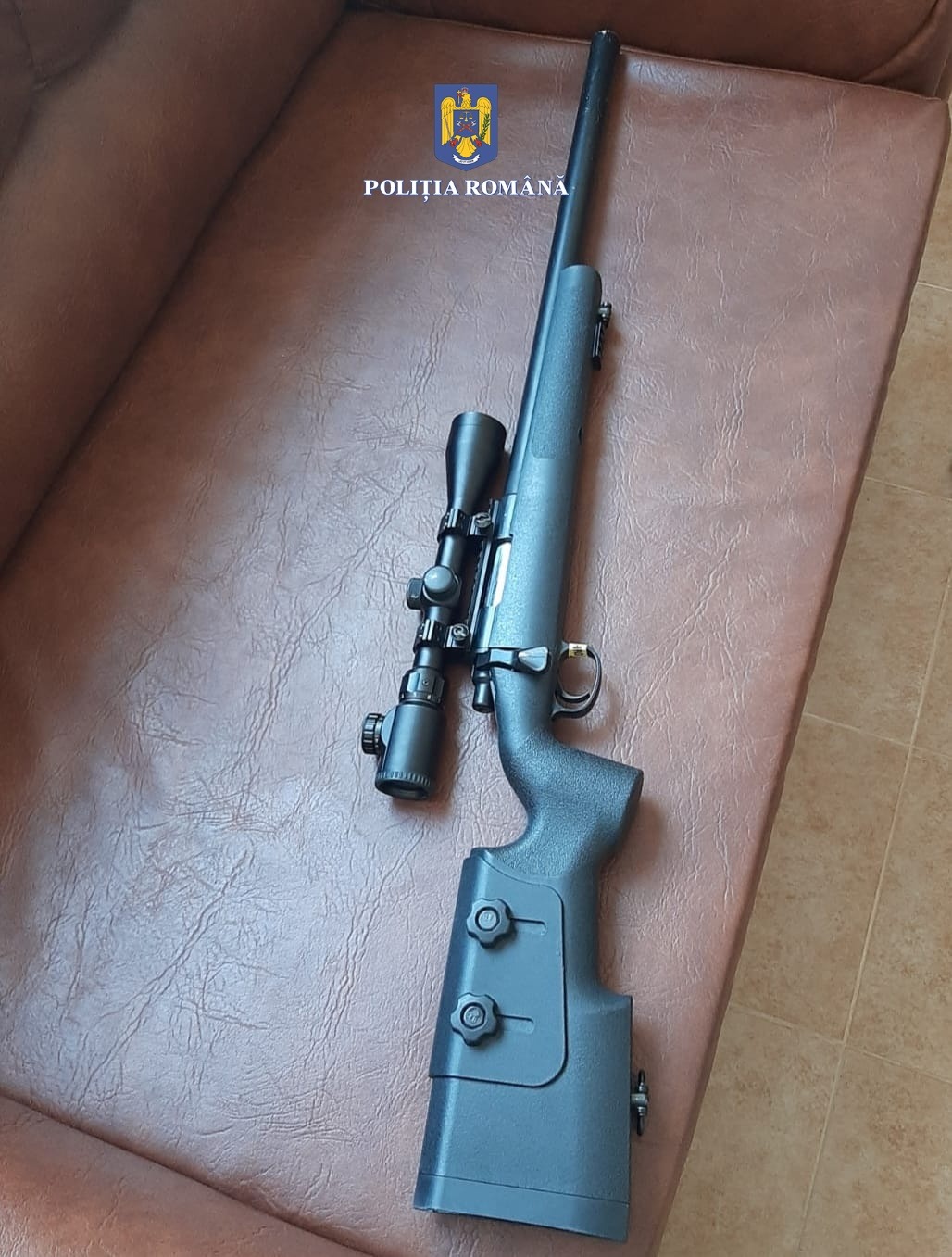 CONSTANŢA: Un minor, în vârstă de 7 ani, a adus la şcoală o armă. Cazul este cercetat de Serviciul Arme, Explozivi și Substanțe Periculoase
