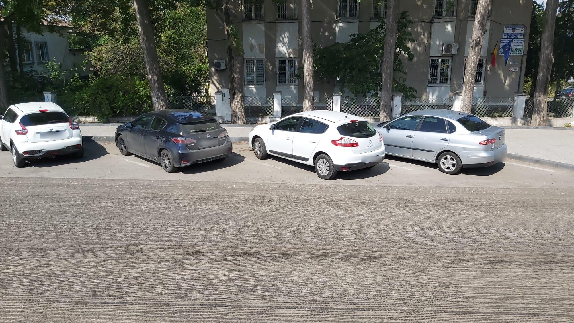 CONSTANŢA: Şoferii sunt rugaţi să nu parcheze pe bulevardul Mamaia, tronsonul cuprins între Pescărie și strada Soveja