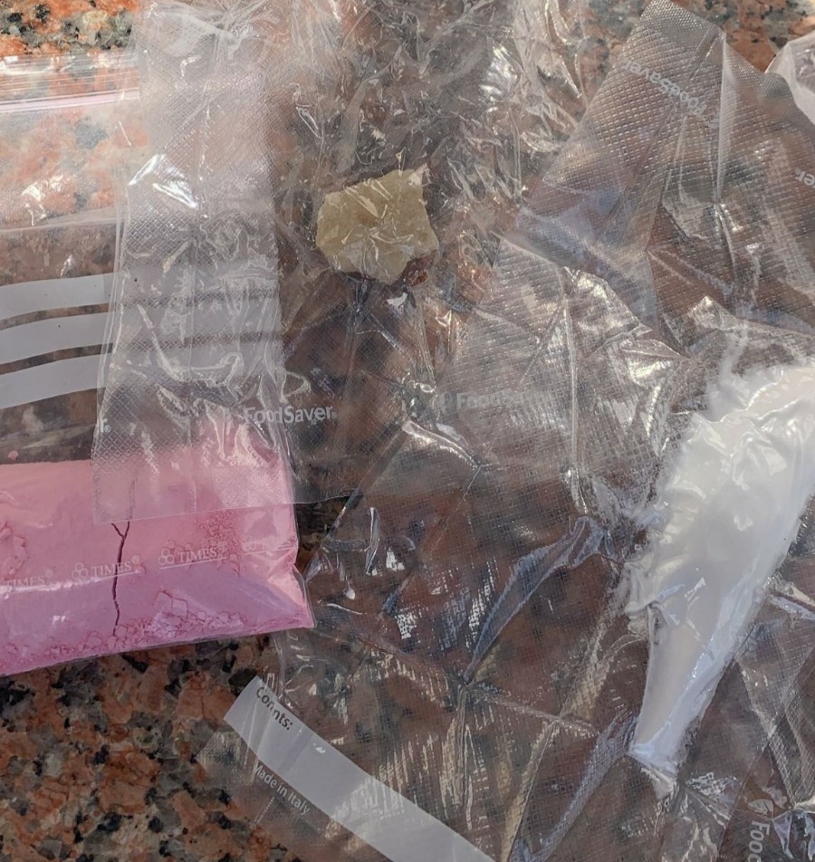 CONSTANȚA: Continuă arestările suspecților de trafic de droguri destinate festivalurilor de pe litoral