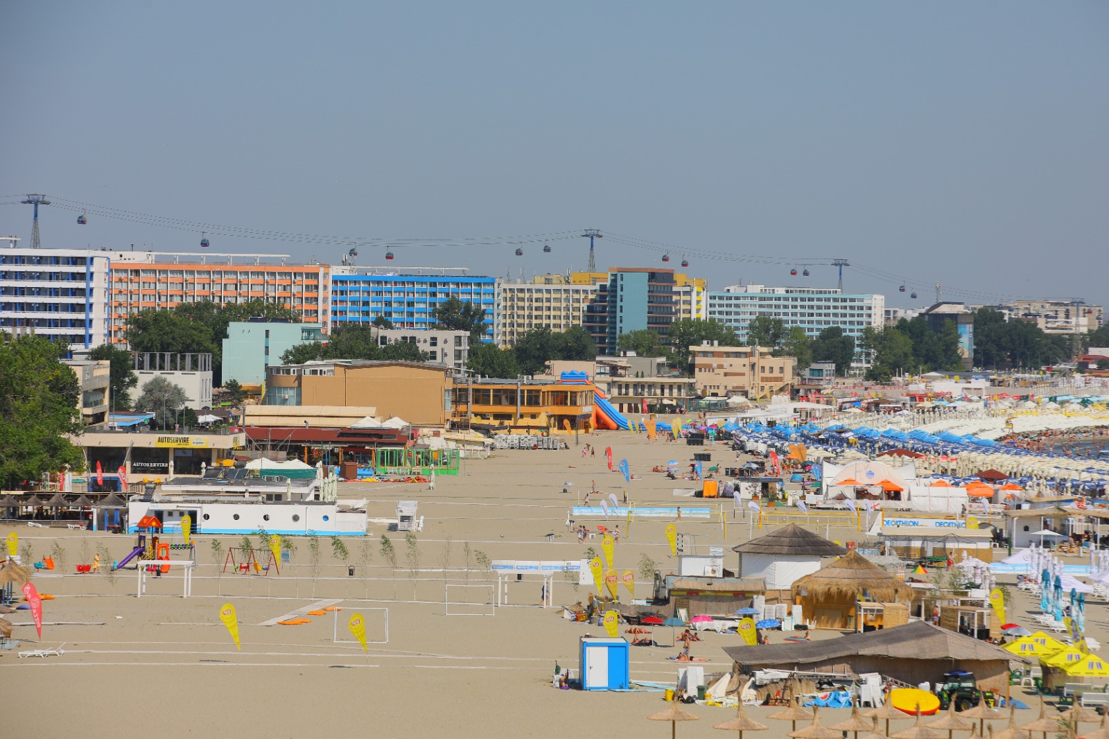 CONSTANŢA: Săptămâna viitoare se depun cereri pentru desfăşurarea de activităţi economice în staţiunea Mamaia