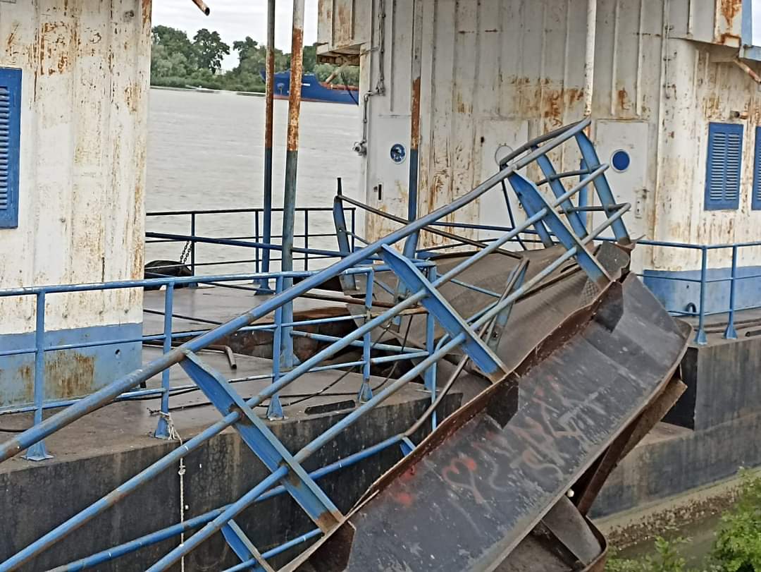 TULCEA: Accident naval la Chilia Veche. Se verifică dacă navele Navrom pot acosta în siguranță
